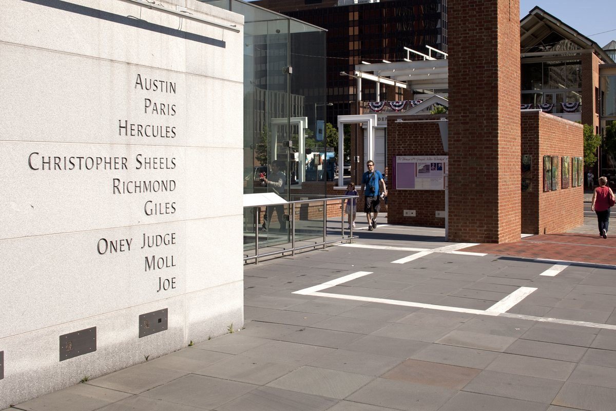 President’s House Site memorial wall showing the names of enslaved members of Washington’s Philadelphia household, including Oney Judge